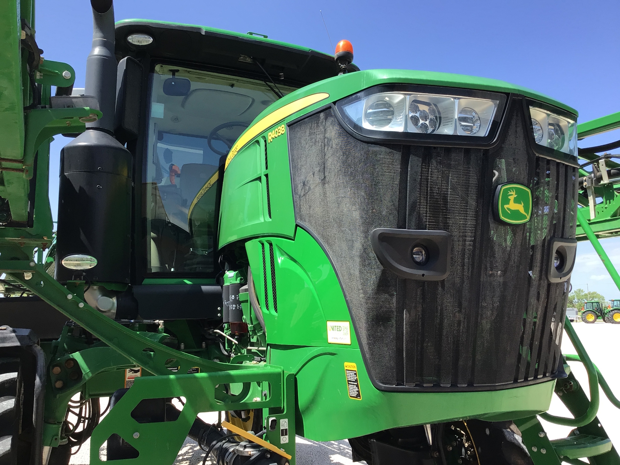 2018 John Deere R4038 Image 10