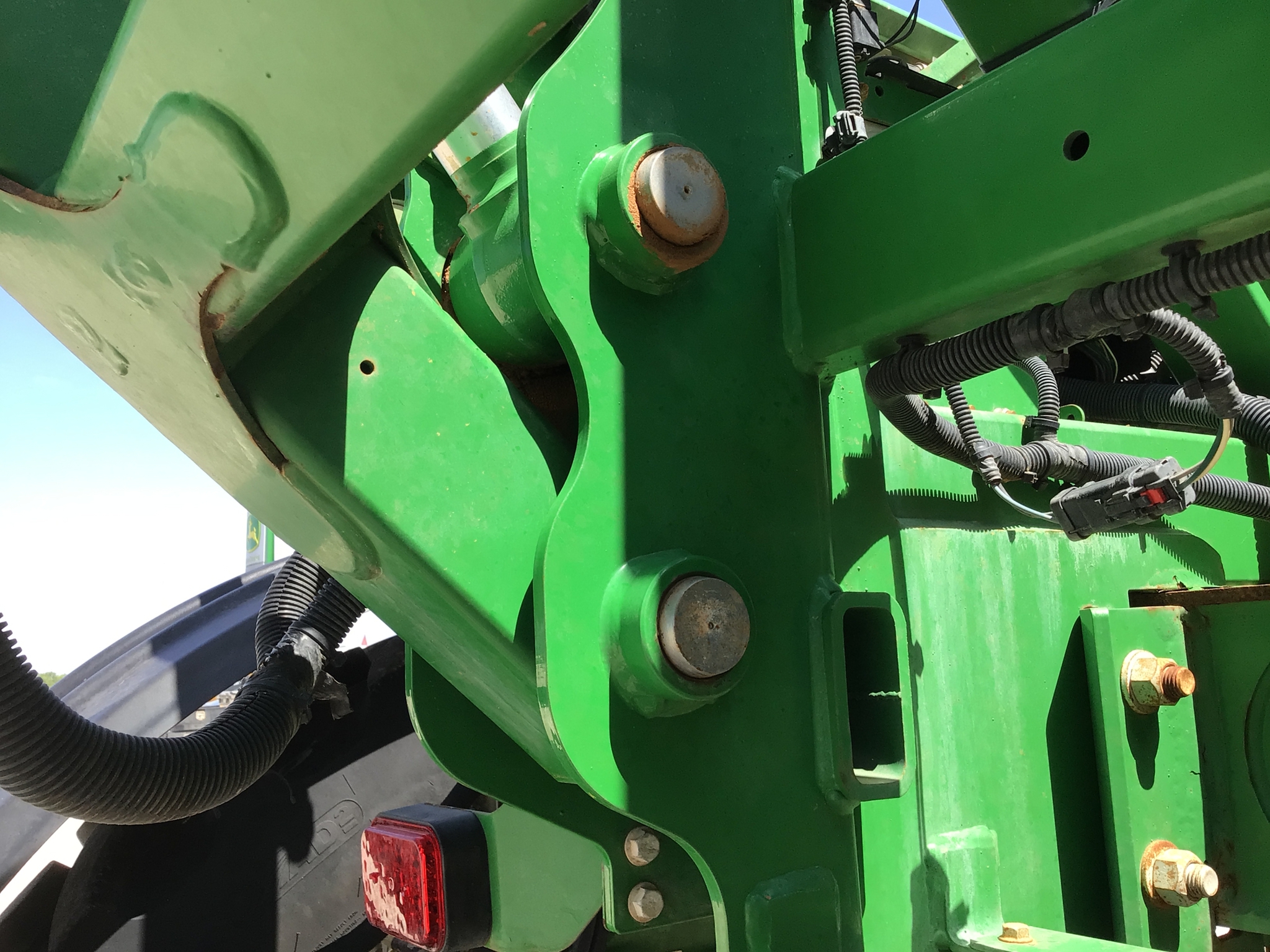 2018 John Deere R4038 Image 30