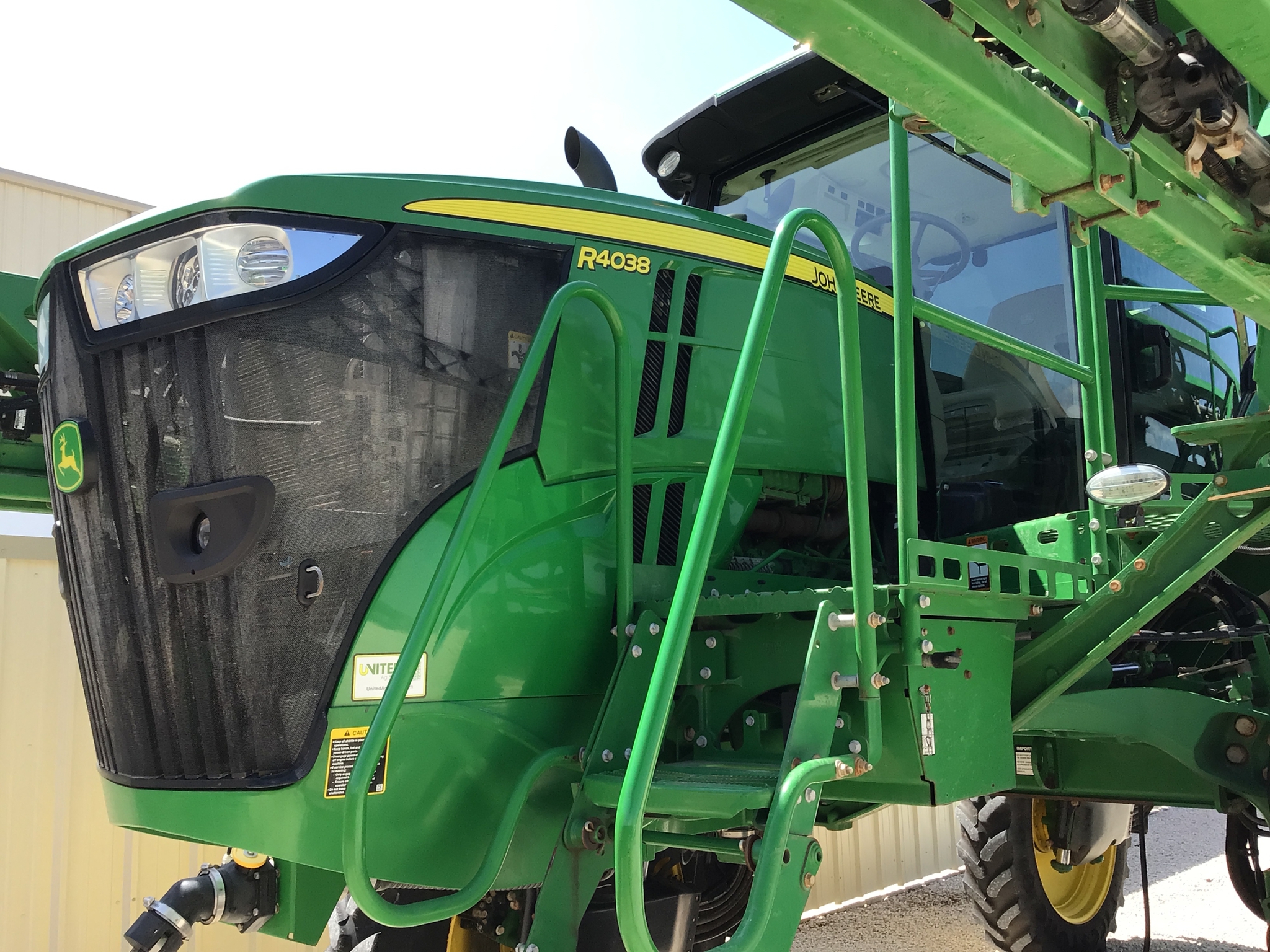 2018 John Deere R4038 Image 11