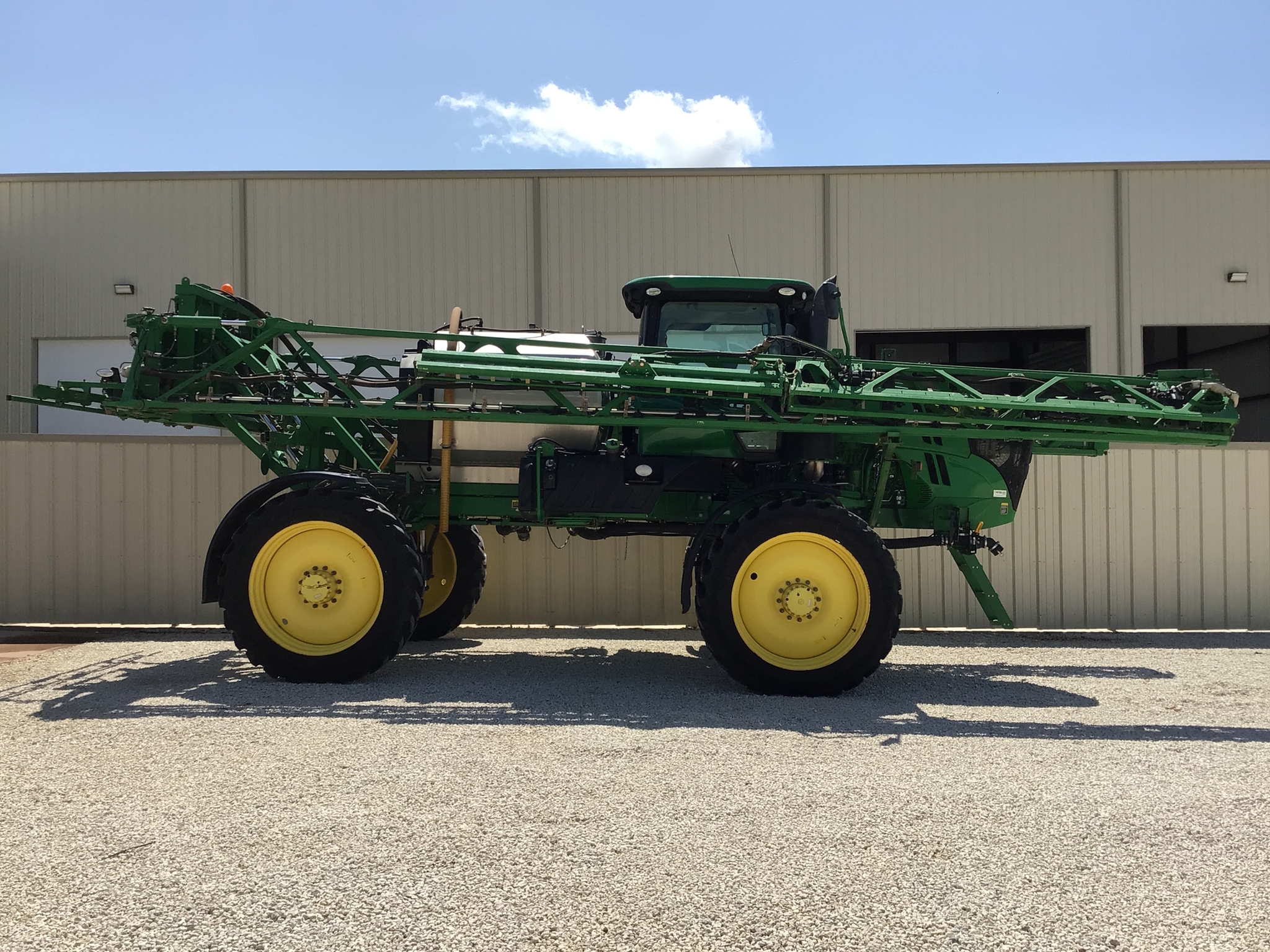 2018 John Deere R4038 Image 4