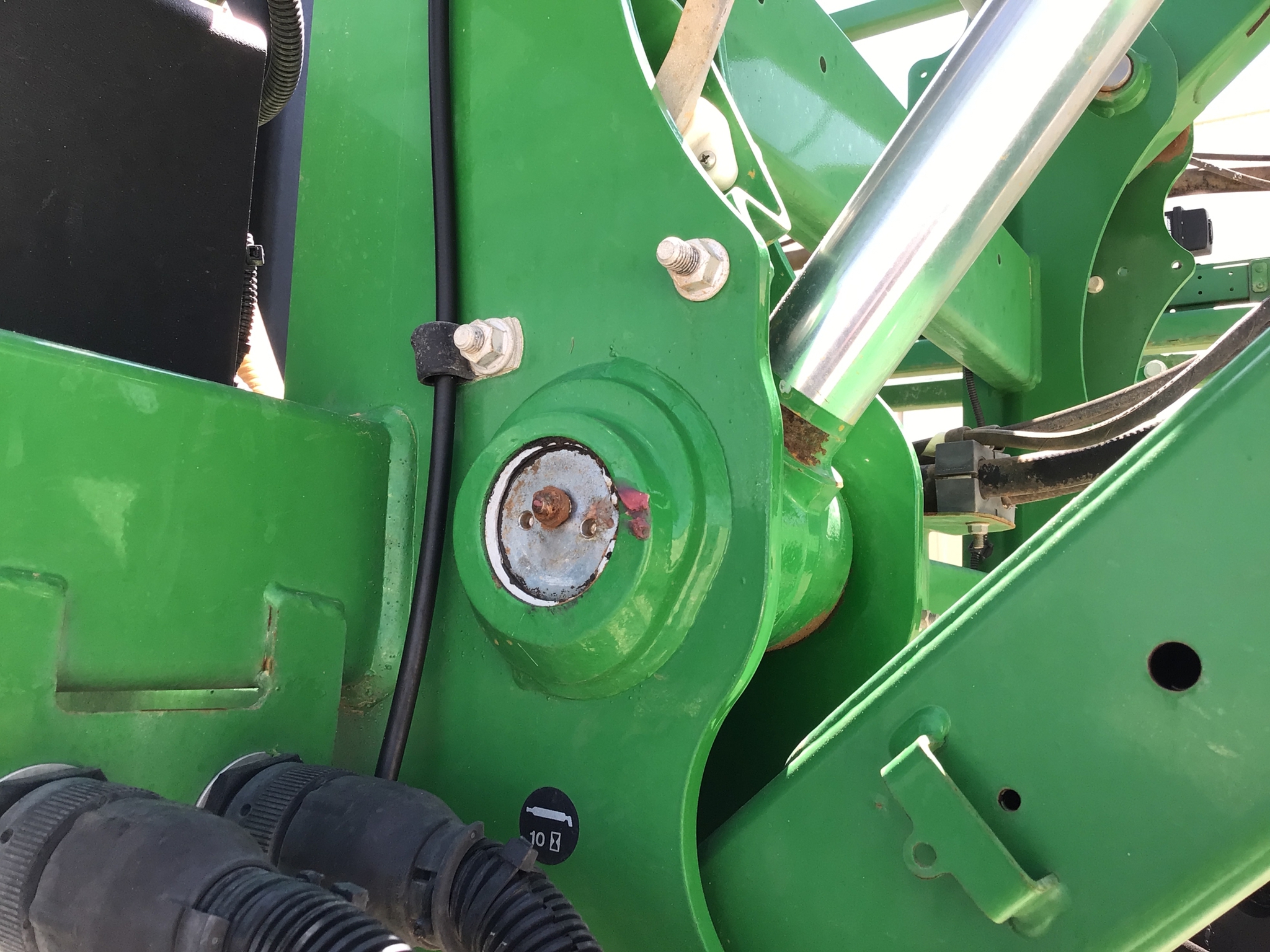2018 John Deere R4038 Image 28