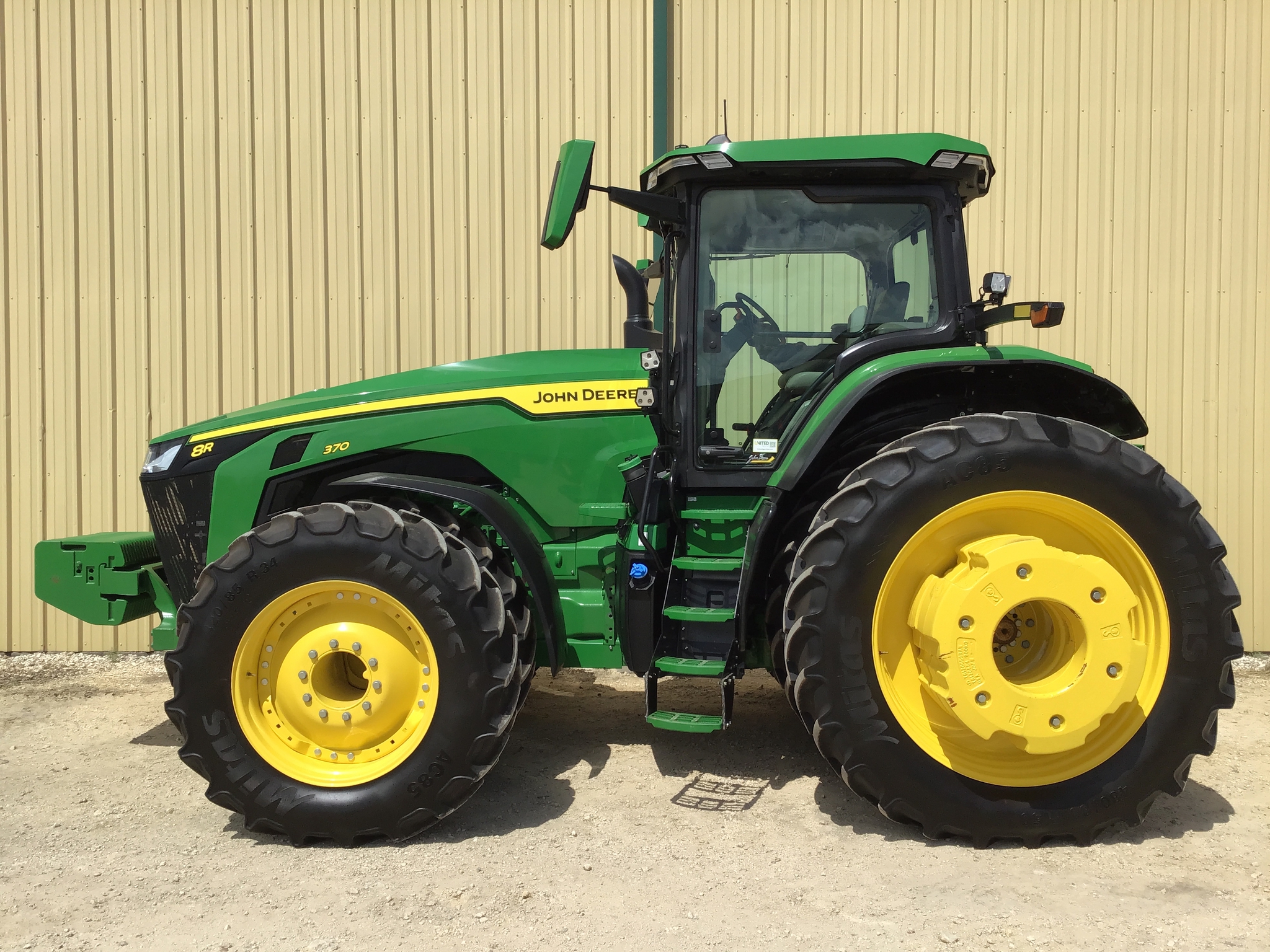 2024 John Deere 8R 370 Image 1