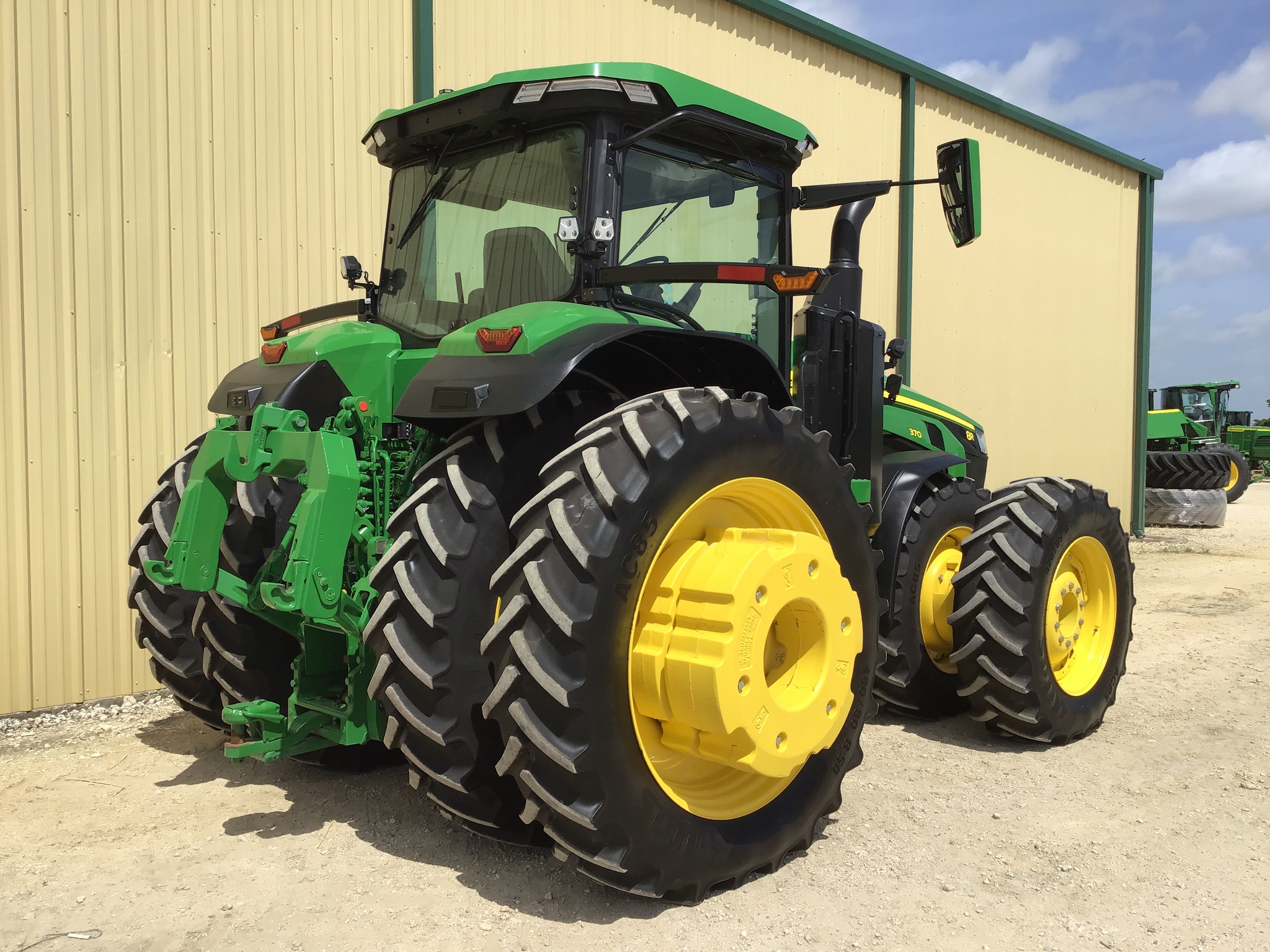 2024 John Deere 8R 370 Image 6
