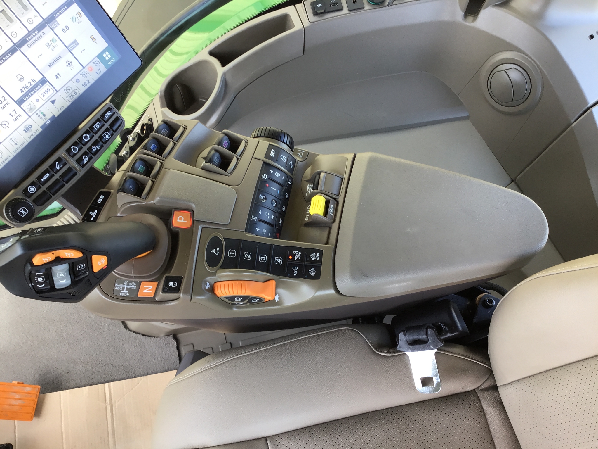 2024 John Deere 8R 370 Image 14