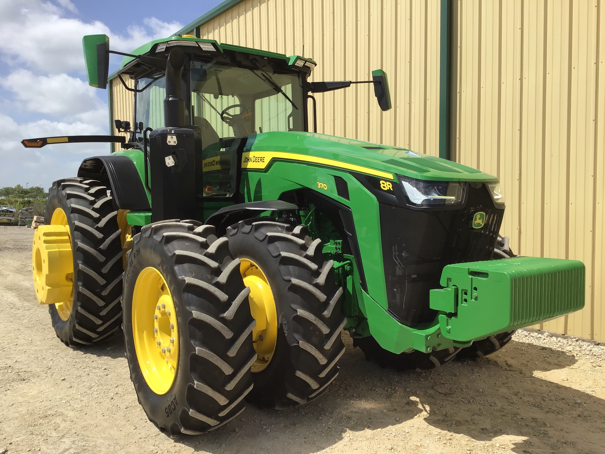 2024 John Deere 8R 370 Image 4