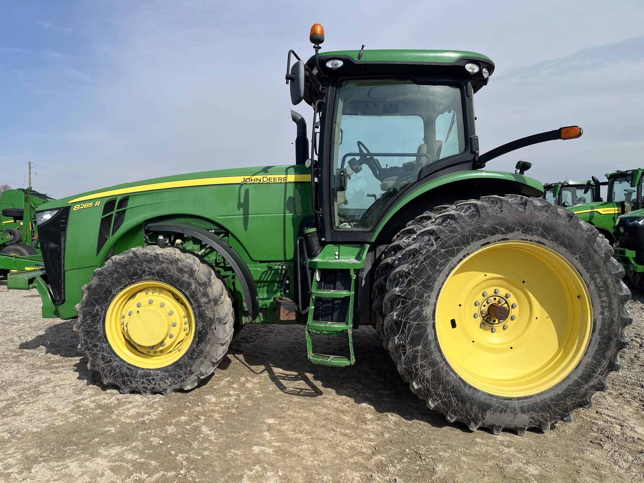 2012 John Deere 8285R Row Crop Tractors