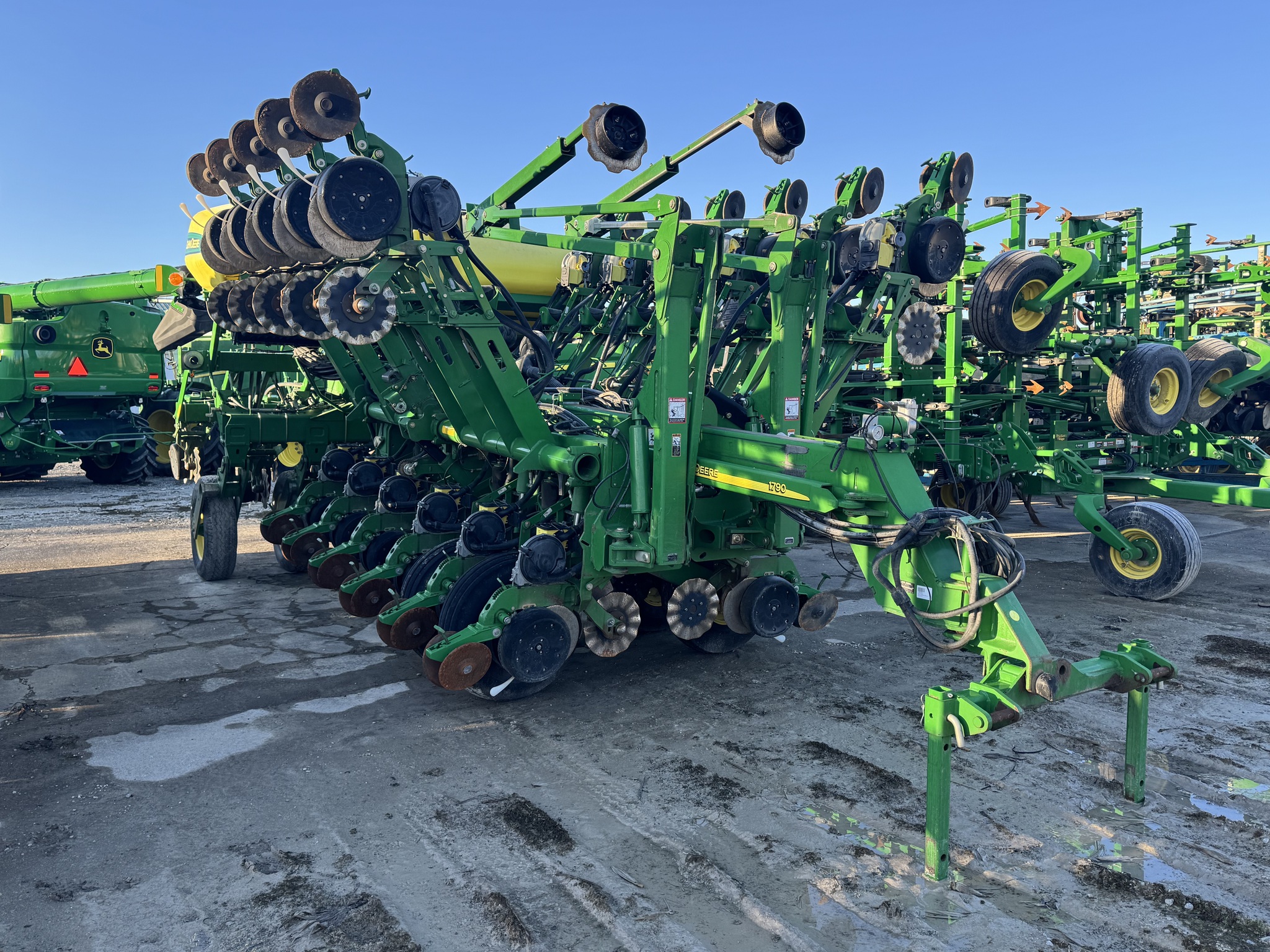 2008 John Deere 1790 Image 1