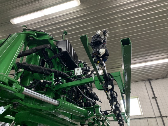 2024 John Deere 412R - Photo9