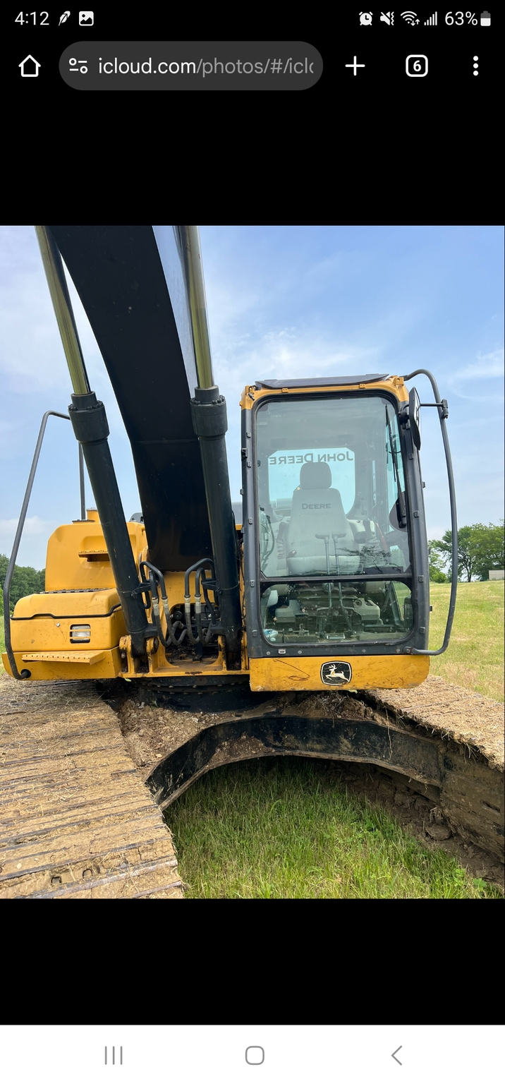 2018 John Deere 210G LC Image 4