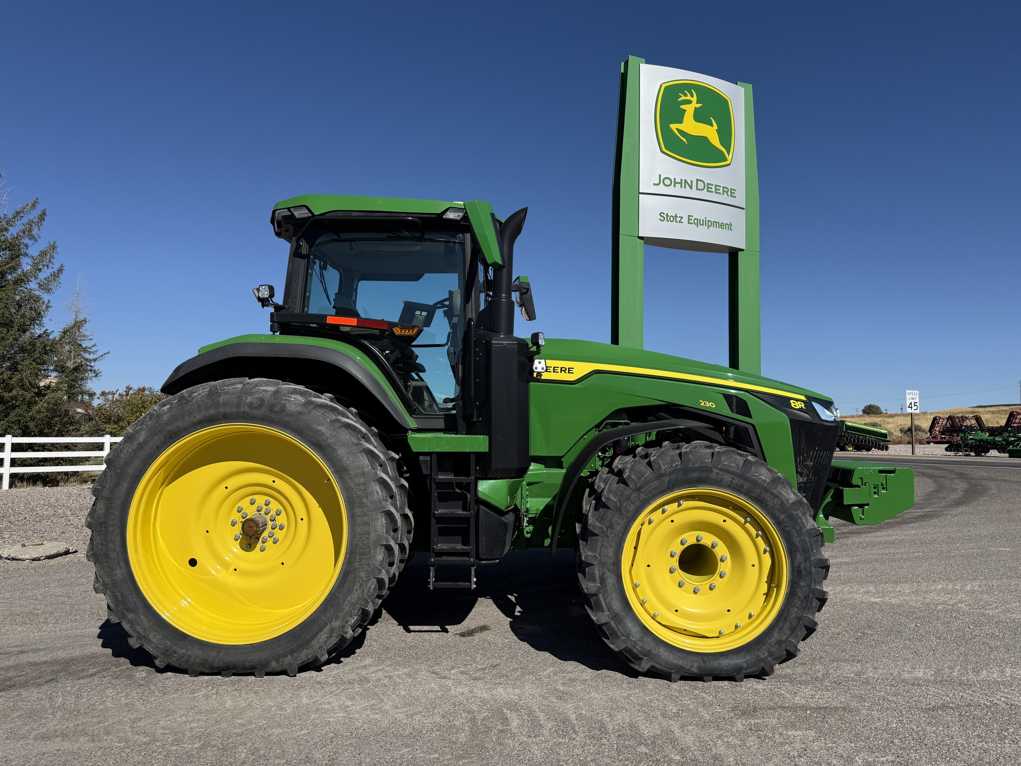 2024 John Deere 8R 230 Image 6