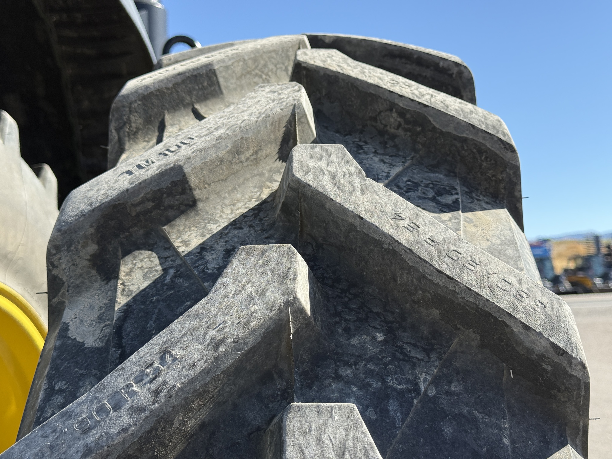 2024 John Deere 8R 230 Image 40