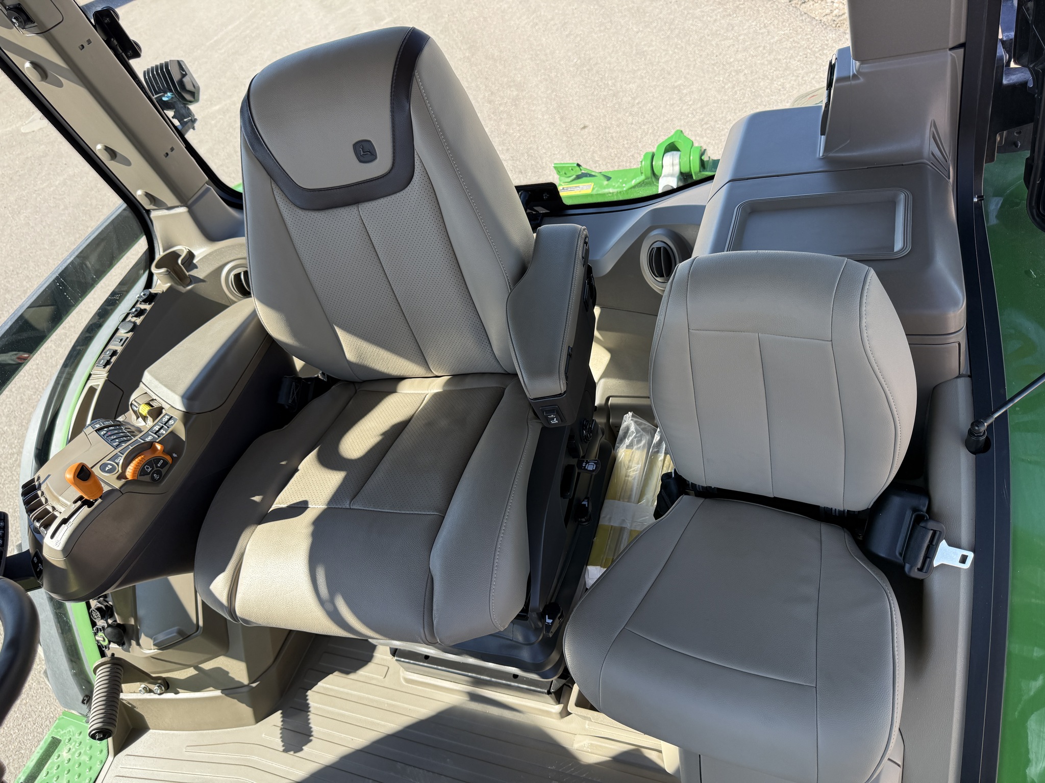 2024 John Deere 8R 230 Image 13