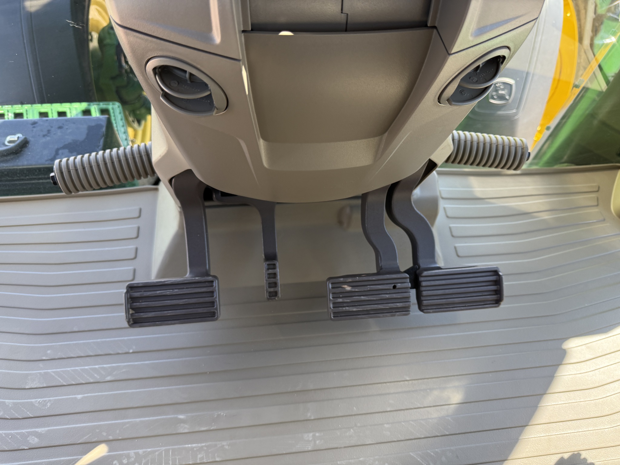 2024 John Deere 8R 230 Image 12