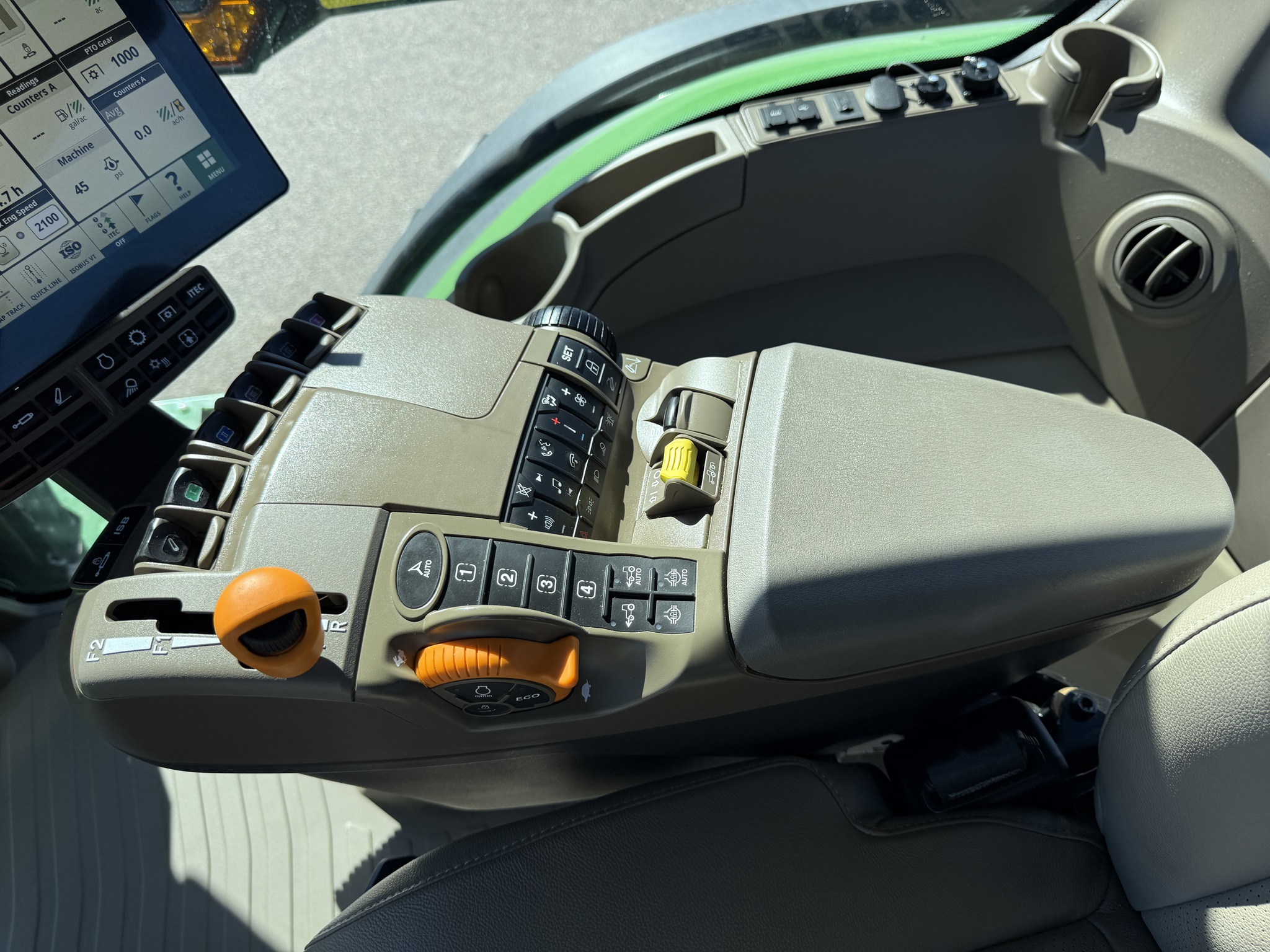 2024 John Deere 8R 230 Image 14