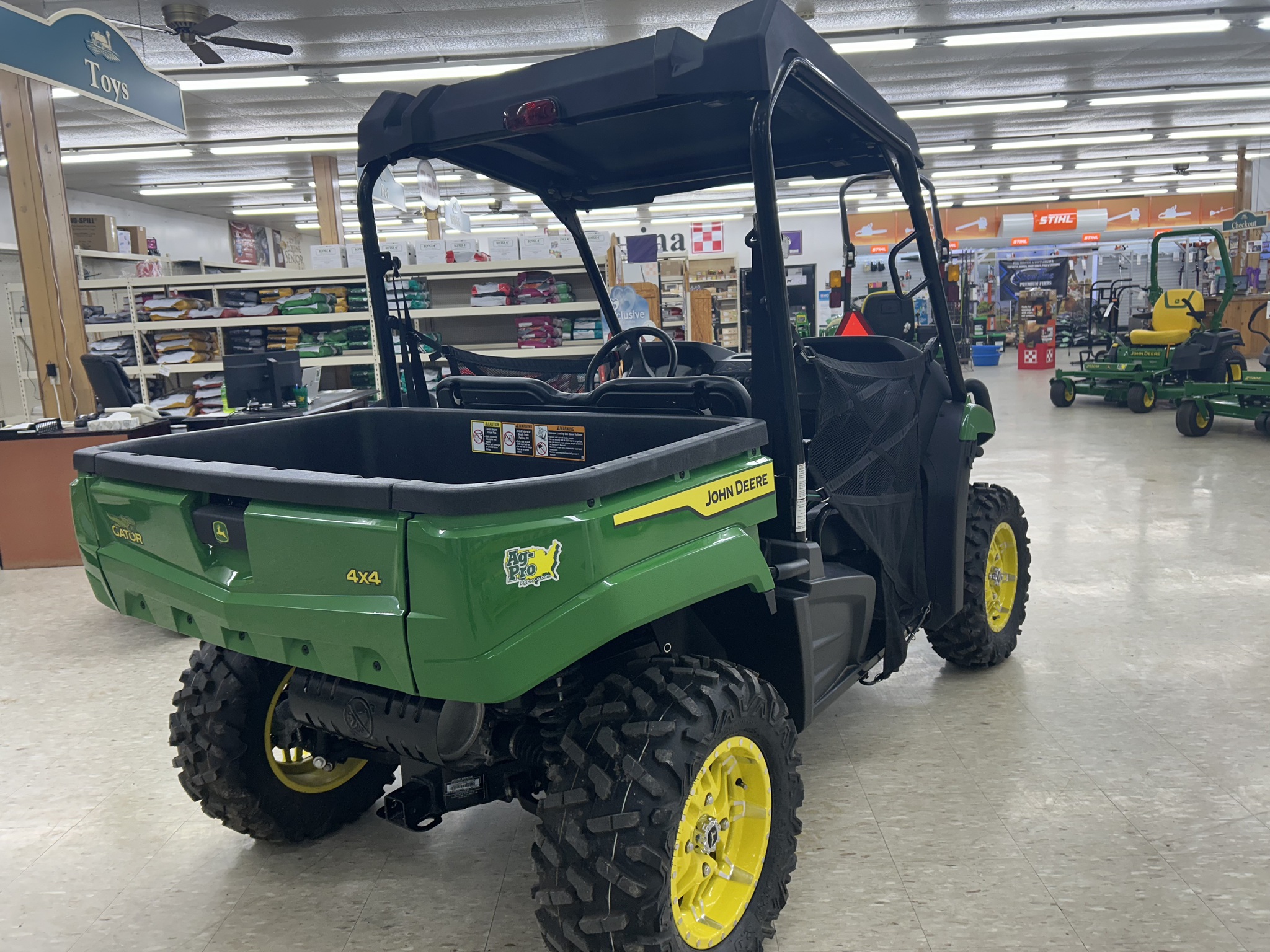 2024 John Deere 590M Image 5