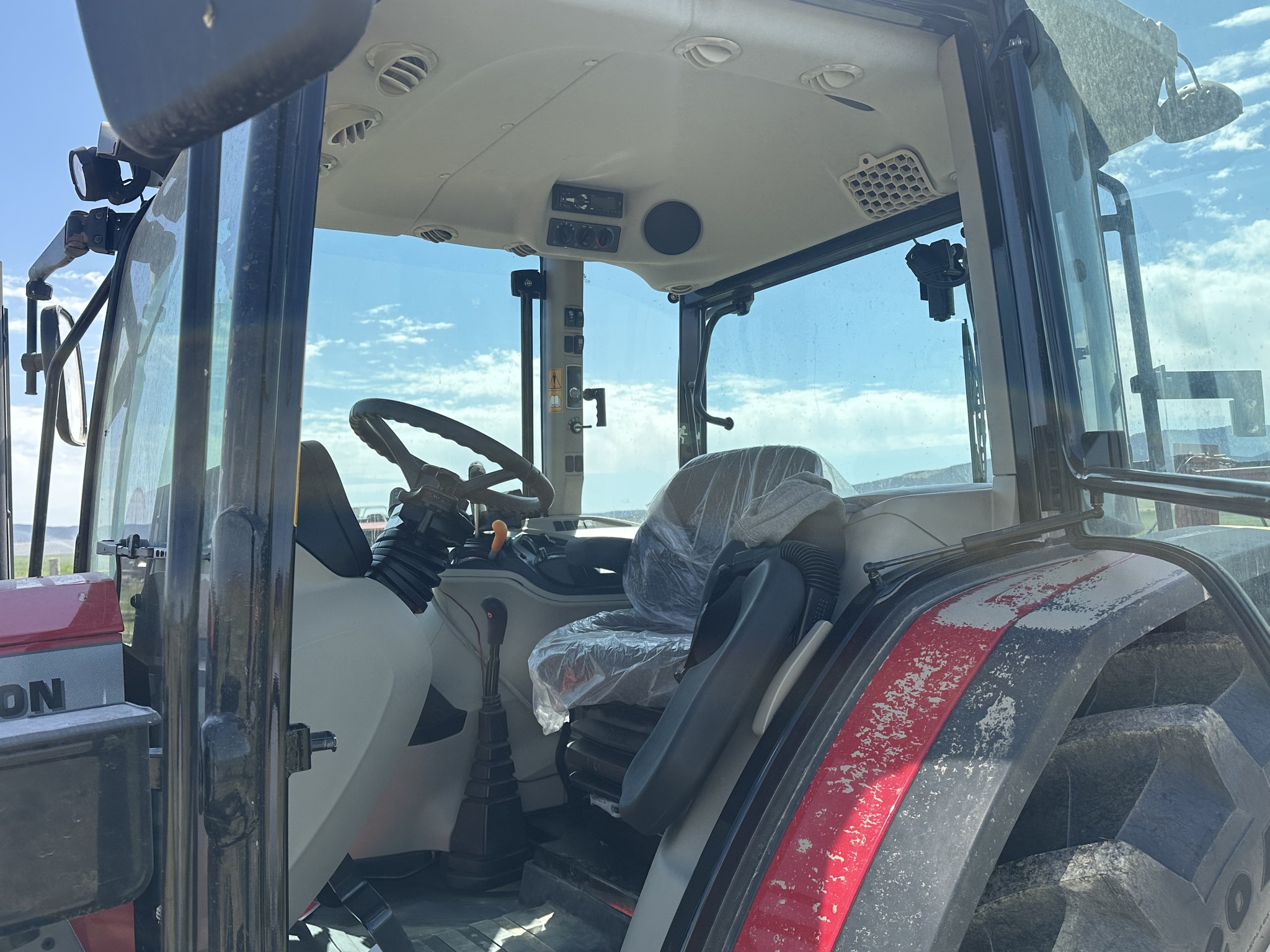 2022 Massey Ferguson 4707 Image 12