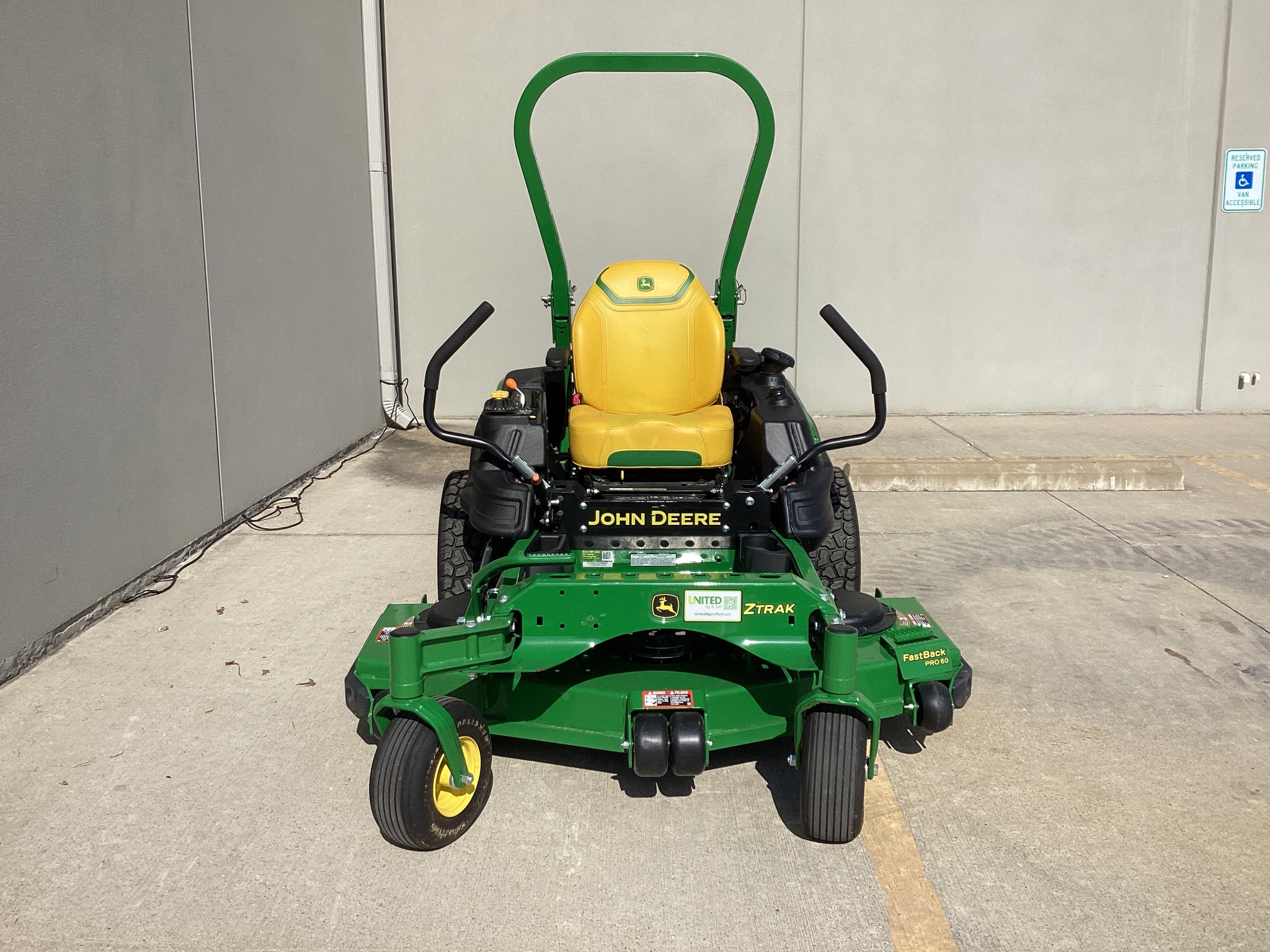 2025 John Deere Z930M Image 2
