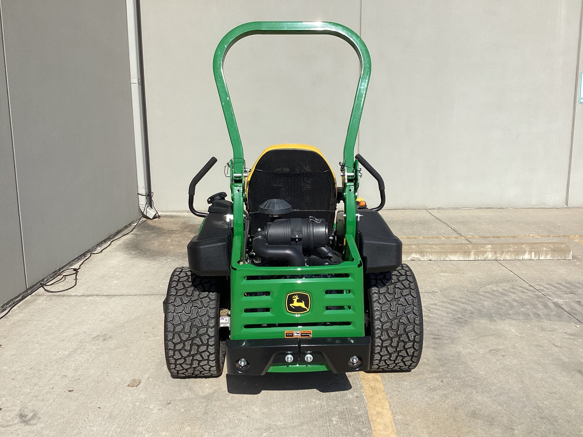2025 John Deere Z930M Image 4