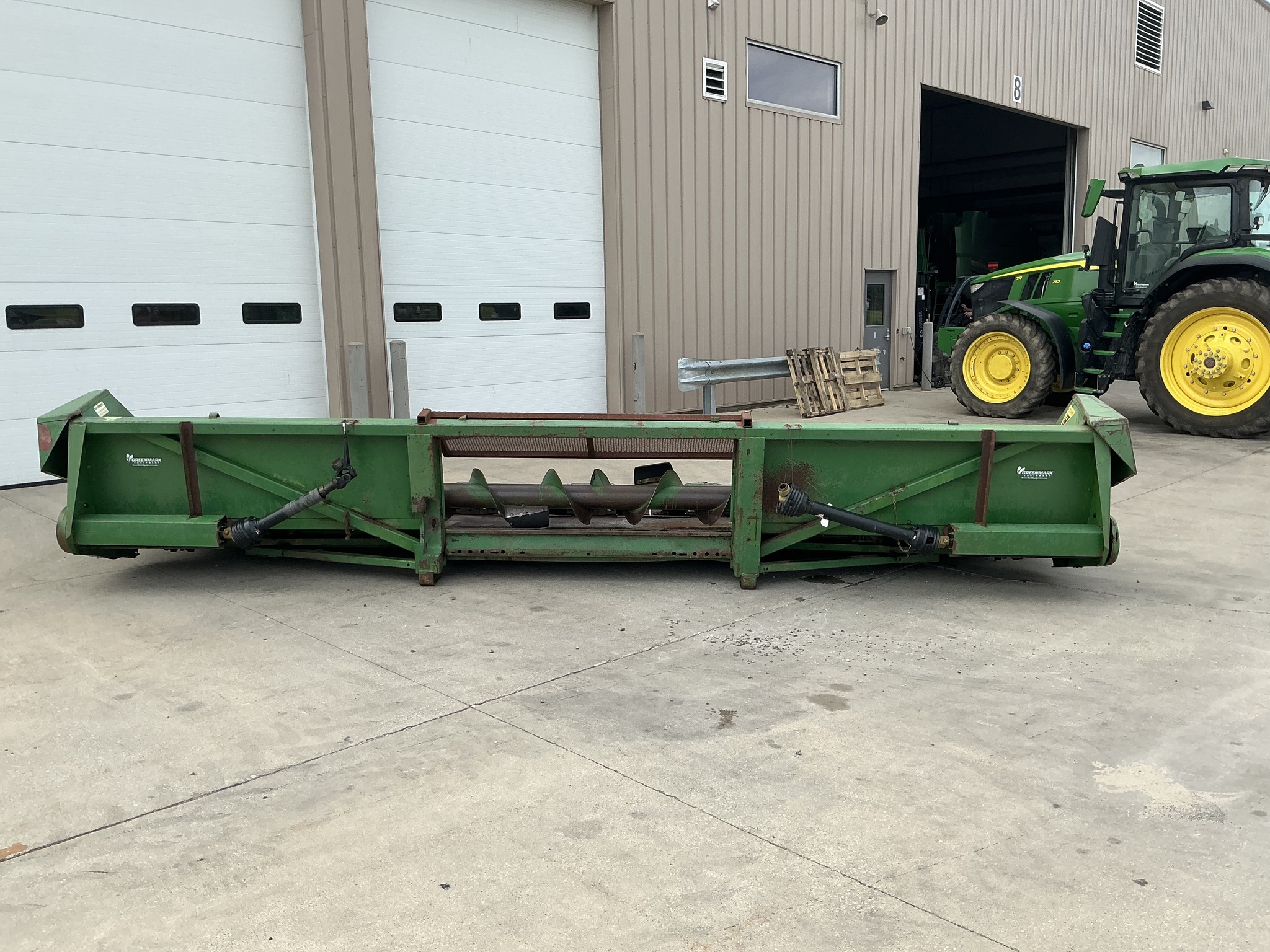 1976 John Deere 843 Image 2