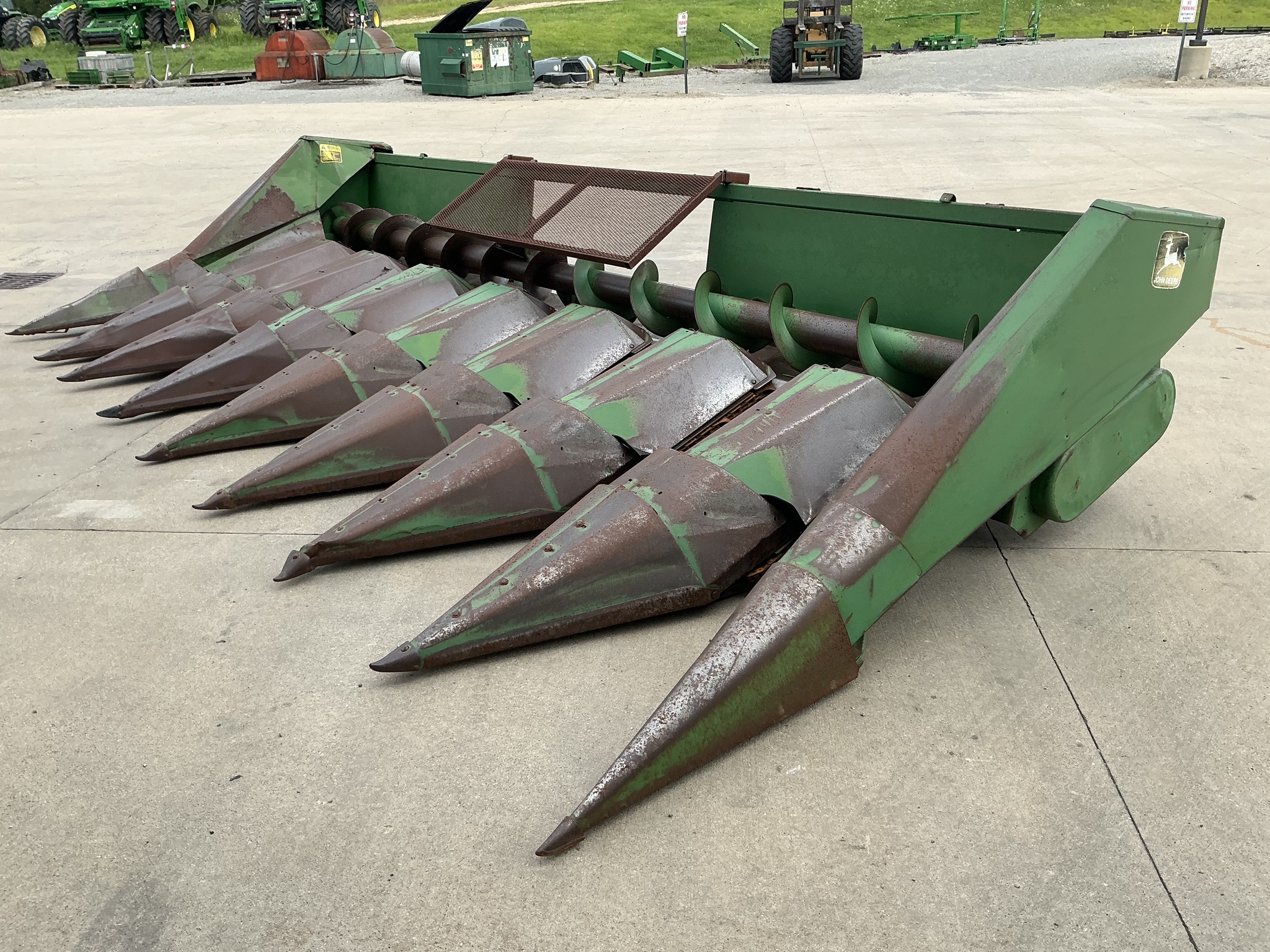 1976 John Deere 843 Image 5