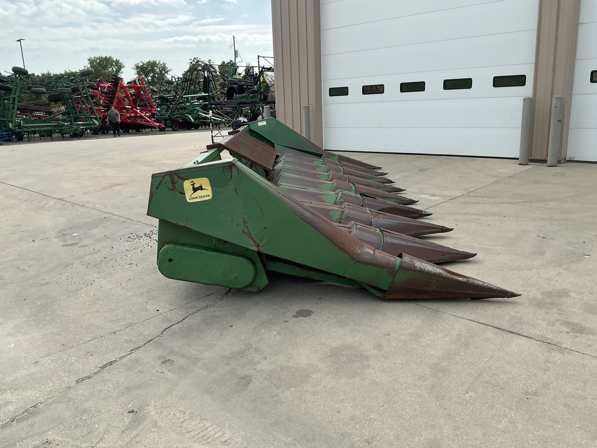 1976 John Deere 843 Image 8