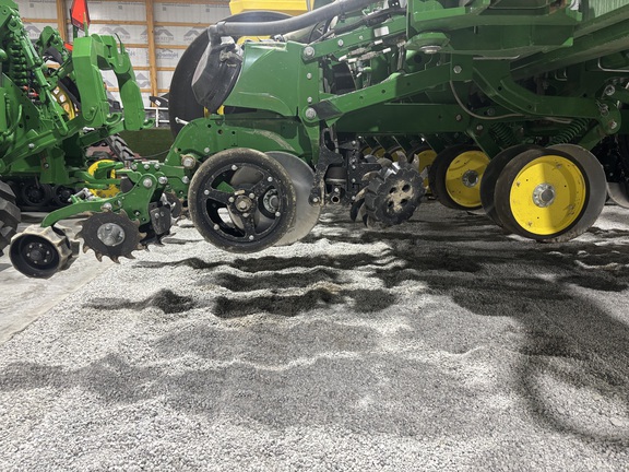 2025 John-Deere 1775NT