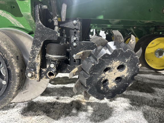 2025 John-Deere 1775NT