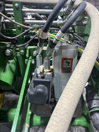 2025 John-Deere 1775NT