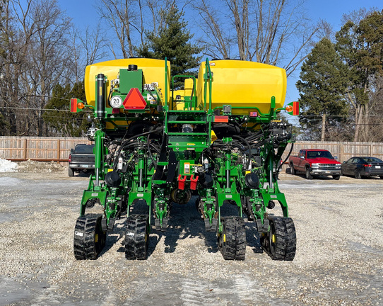 2025 John-Deere 1775NT