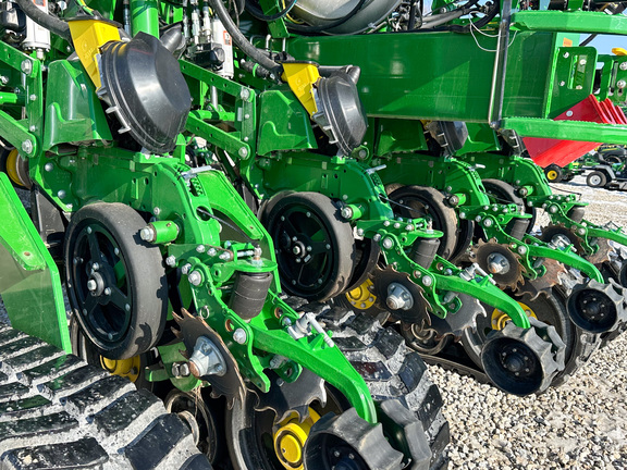 2025 John-Deere 1775NT