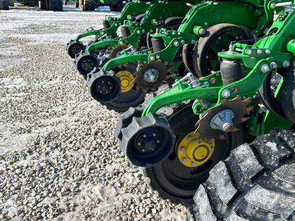 2025 John-Deere 1775NT