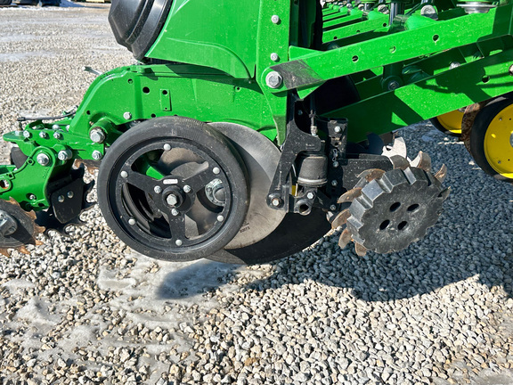 2025 John-Deere 1775NT