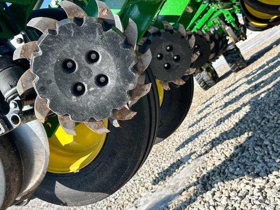 2025 John-Deere 1775NT