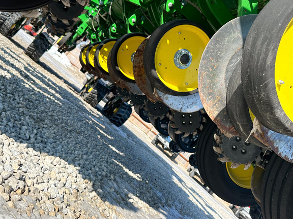 2025 John-Deere 1775NT