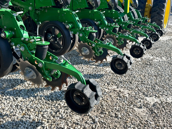 2025 John-Deere 1775NT