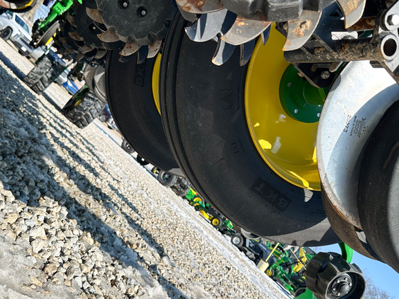 2025 John-Deere 1775NT