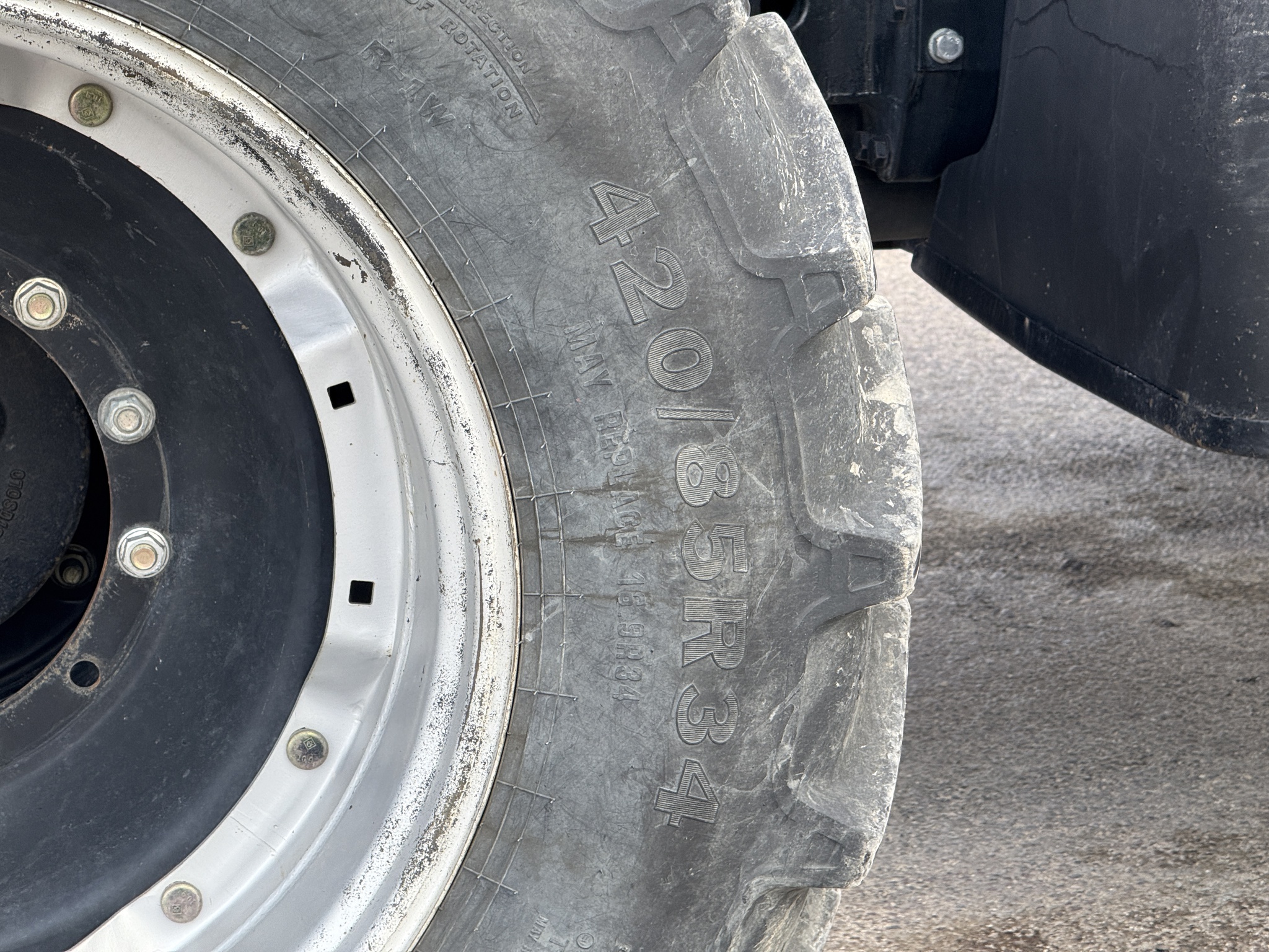 2010 Case IH Magnum 305 Image 30