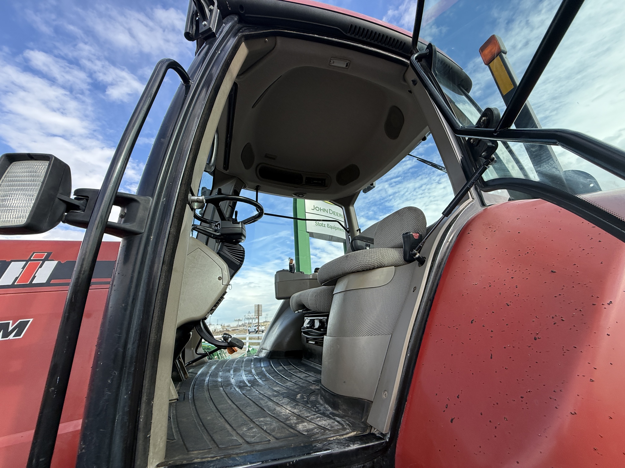 2010 Case IH Magnum 305 Image 9