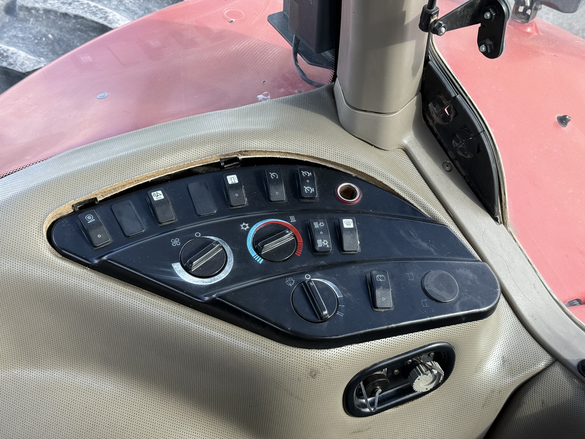 2010 Case IH Magnum 305 Image 16