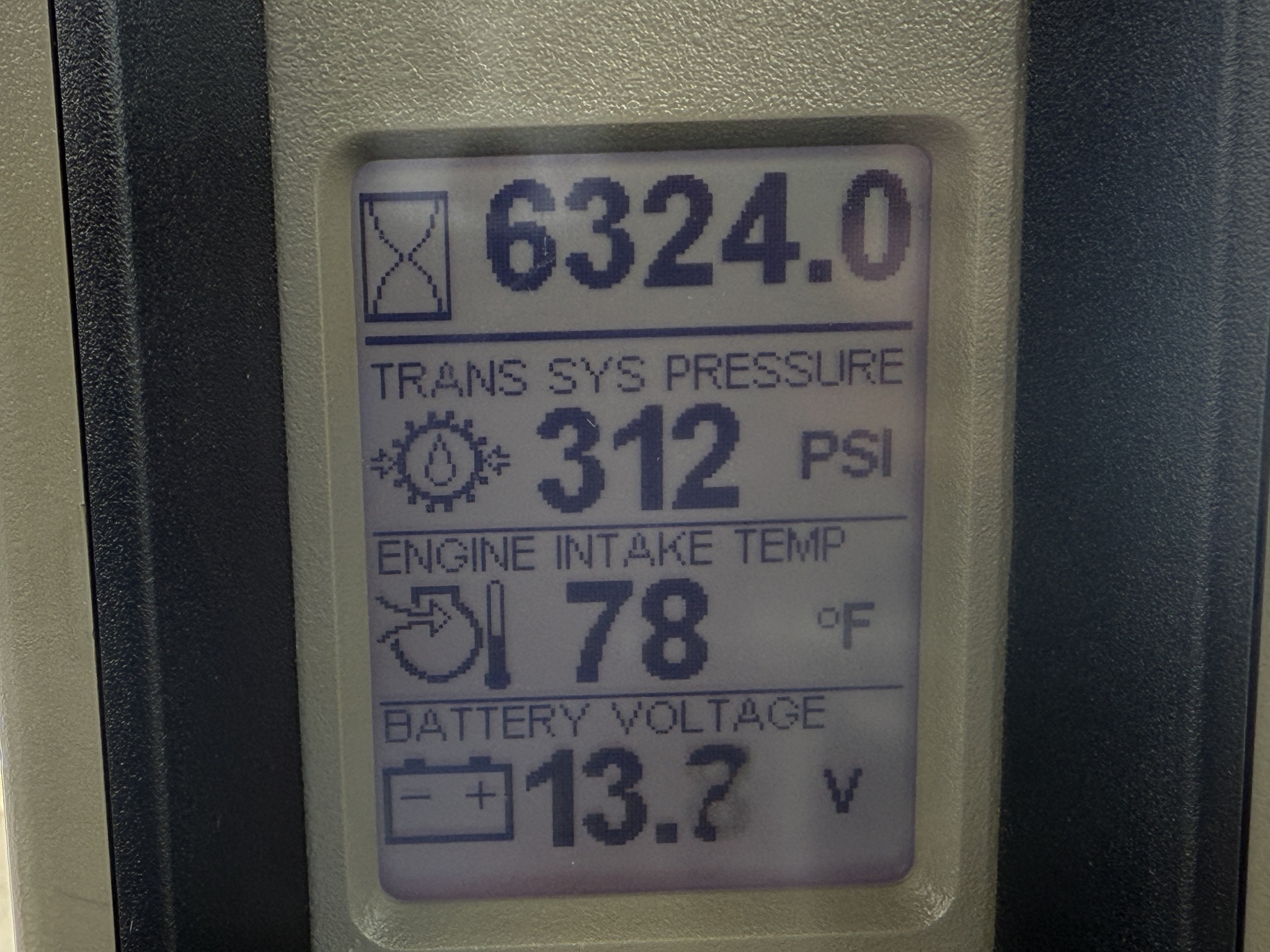 2010 Case IH Magnum 305 Image 18