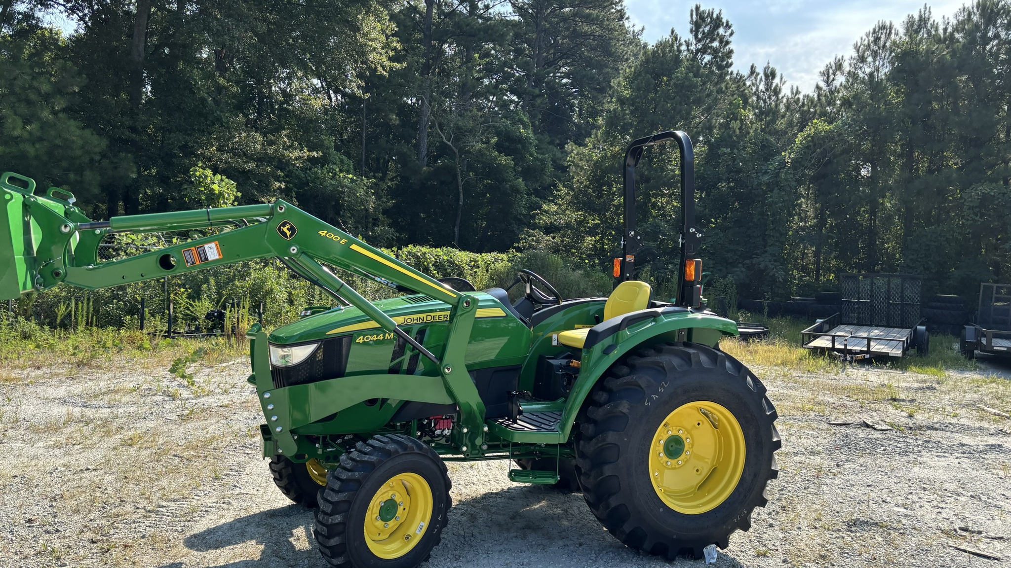 2025 John Deere 4044M Image 2