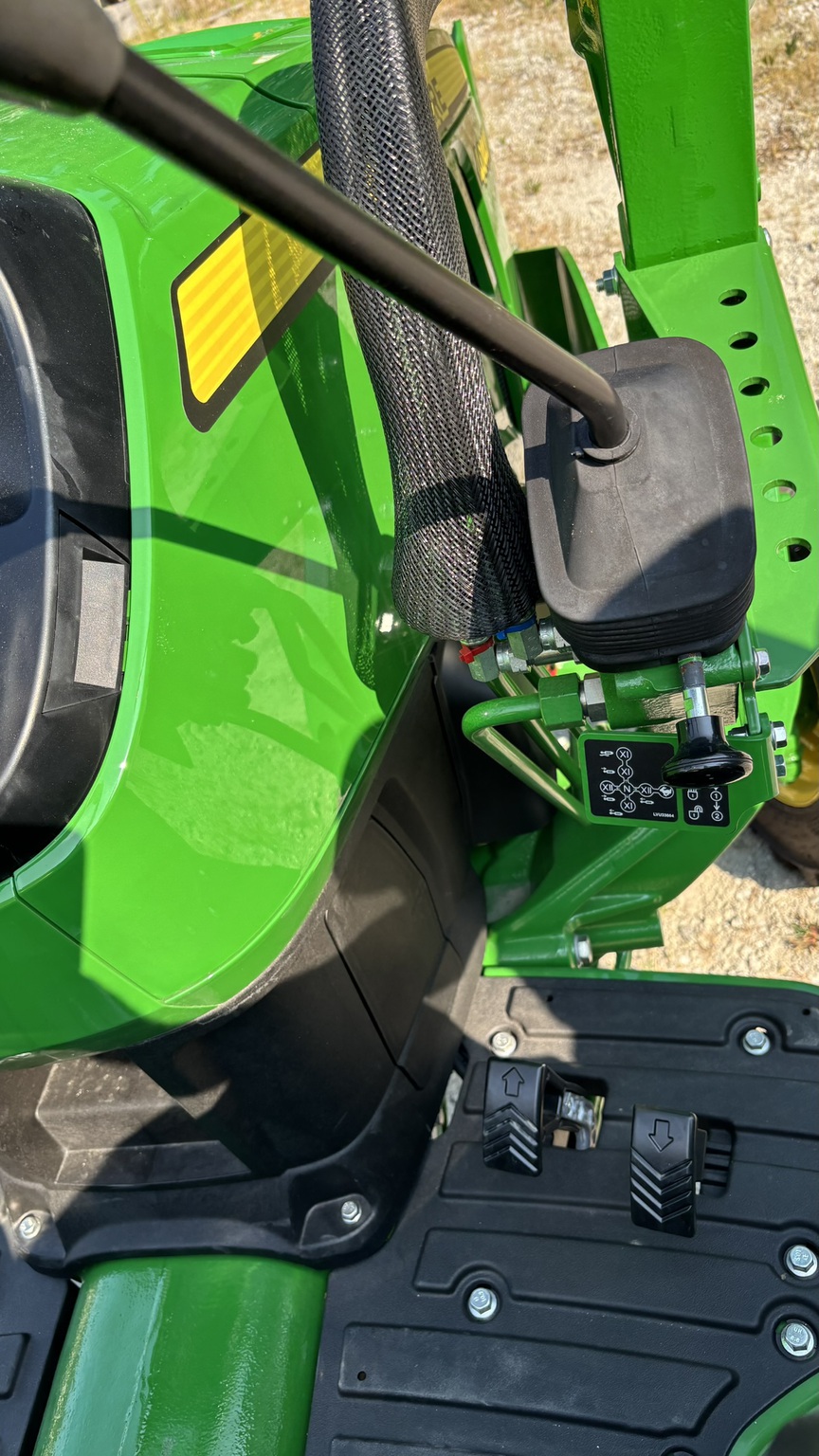 2025 John Deere 4044M Image 6