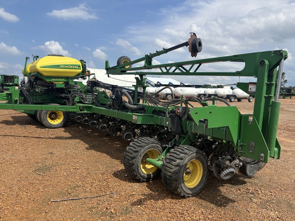 Photo of 2018 John Deere DB60