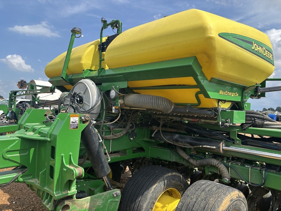Photo of 2018 John Deere DB60