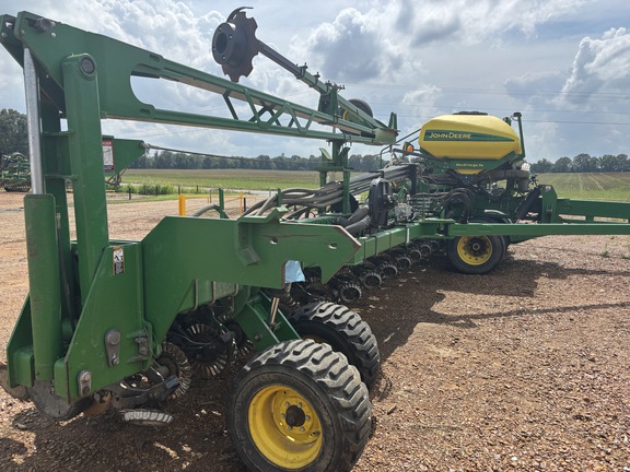 Photo of 2018 John Deere DB60