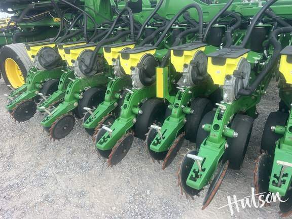 Photo of 2018 John Deere DB60