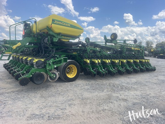 Photo of 2018 John Deere DB60