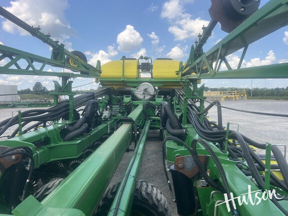 Photo of 2018 John Deere DB60
