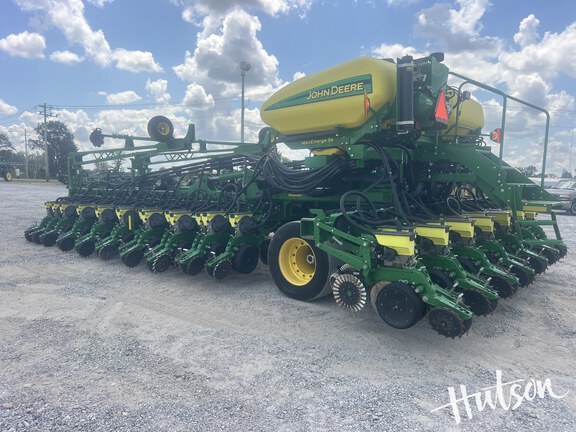 Photo of 2018 John Deere DB60