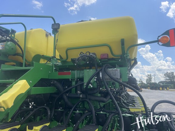 Photo of 2018 John Deere DB60